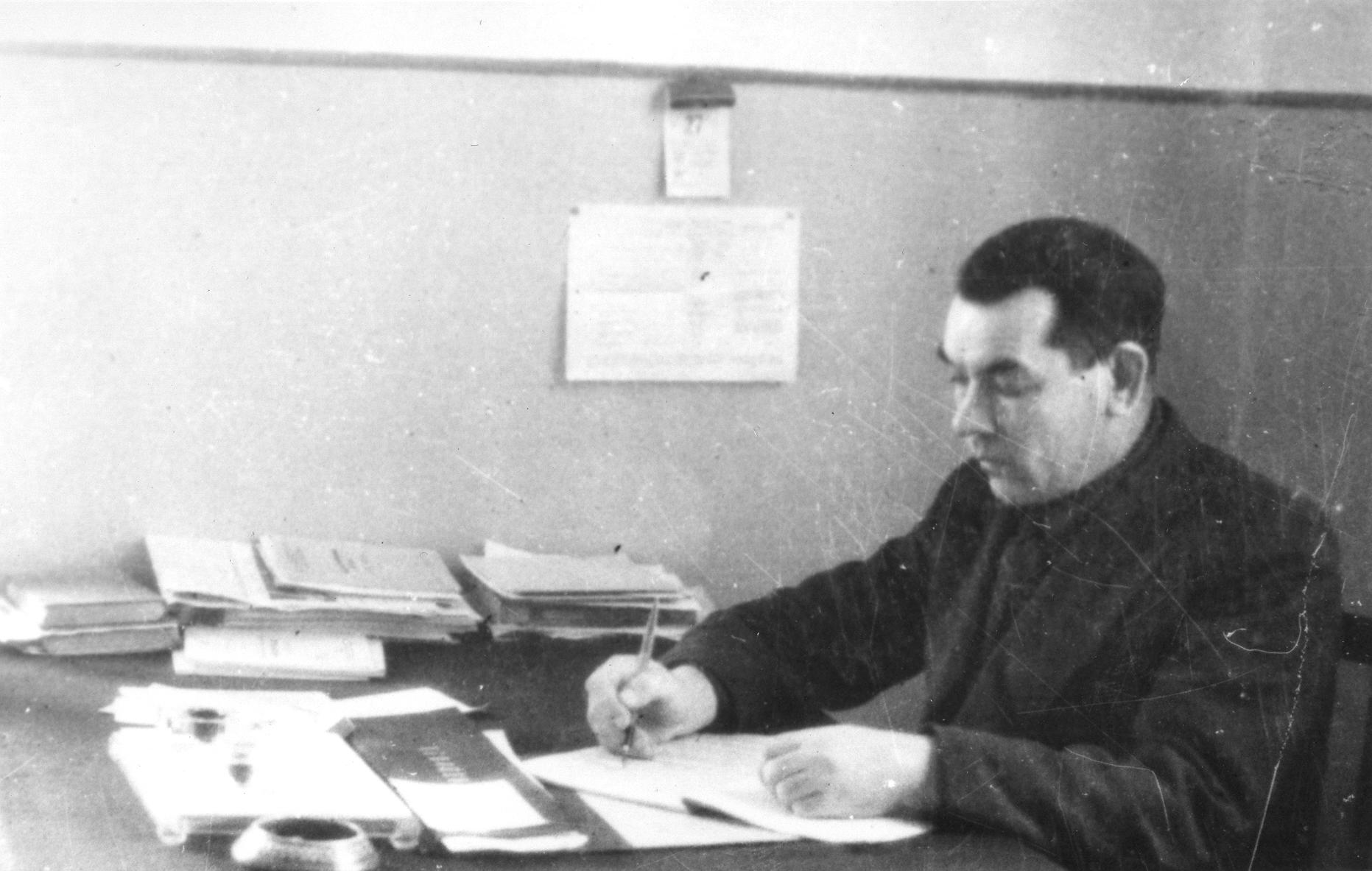 Карпенко Иван Гаврилович, первый директор школы.