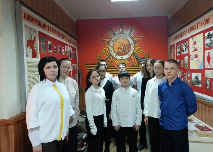 Посещение экскурсий по музеям по теме Великой Отечественной войны.